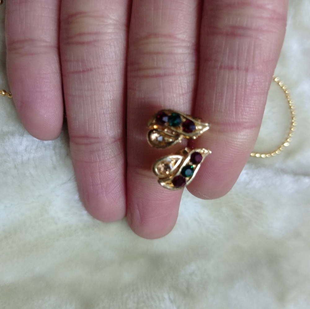 Golden Pendent Set with earrings - Picture 5 of 5